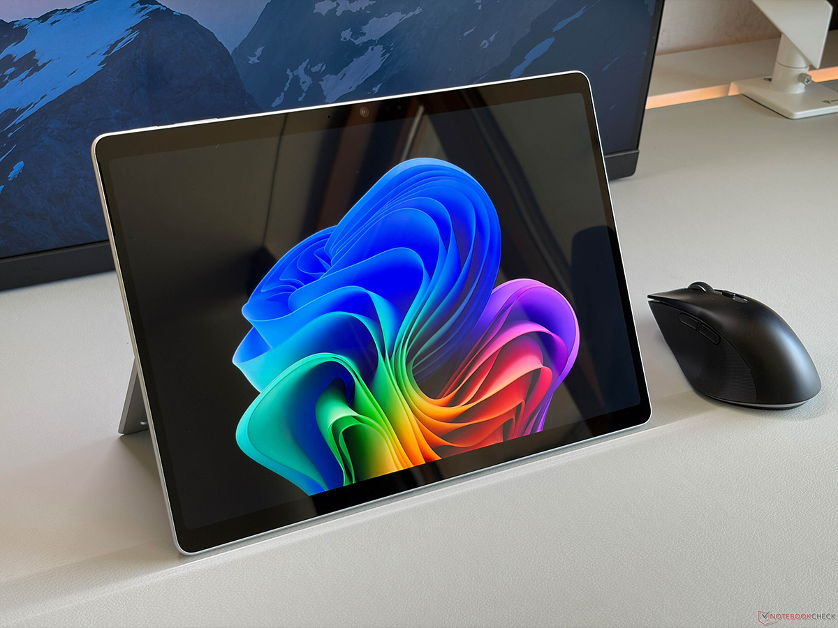 Đánh giá Surface Pro OLED 2026