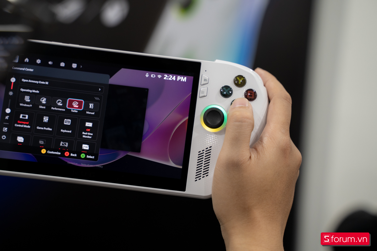 Trên tay máy cầm tay chơi game ROG Xbox Ally