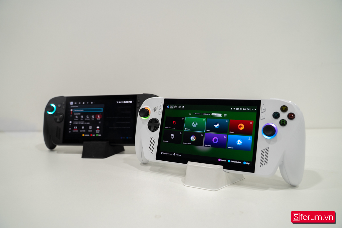 Trên tay máy cầm tay chơi game ROG Xbox Ally
