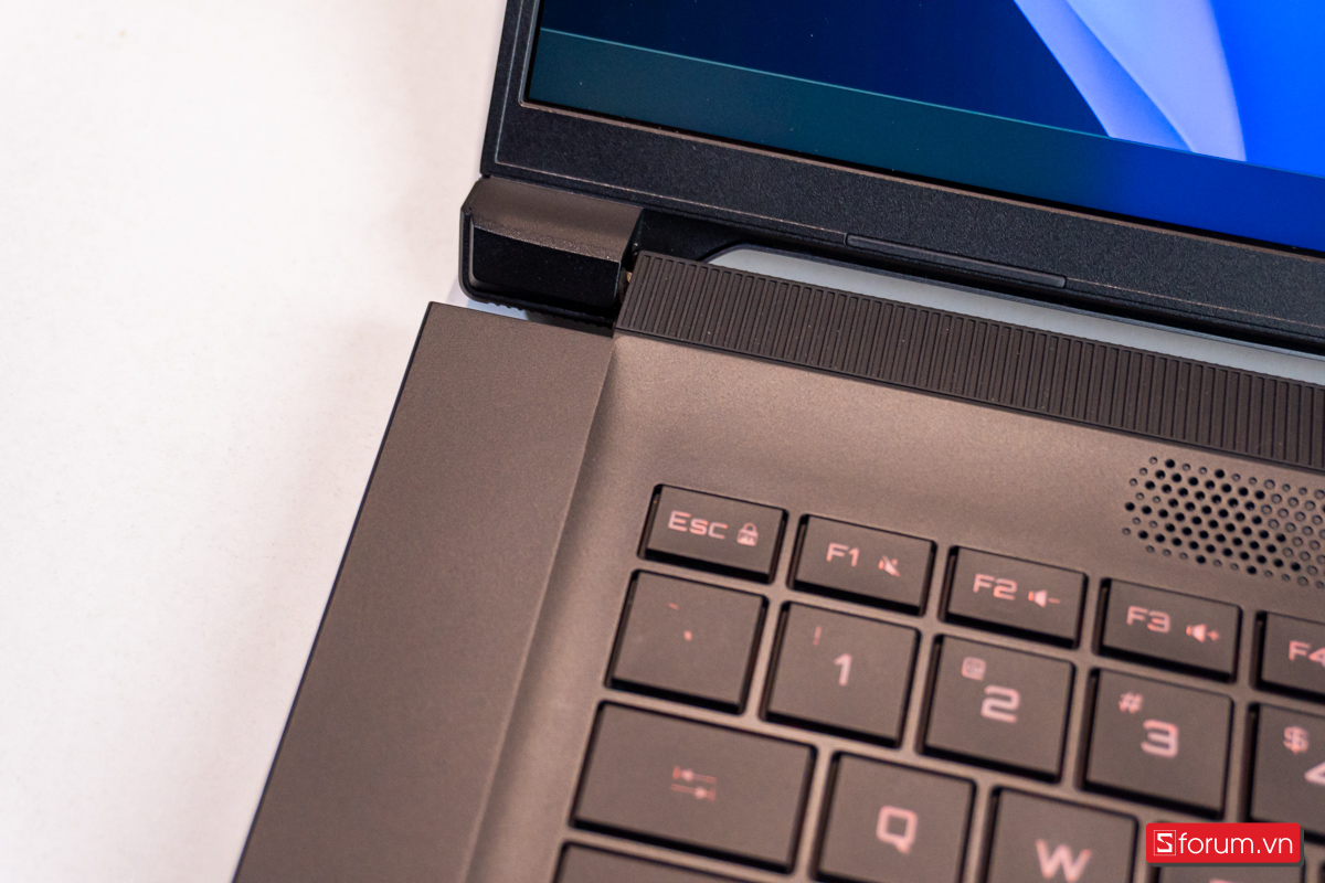 Trên tay Gigabyte AERO X16