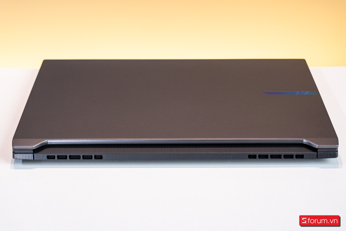 Trên tay Gigabyte AERO X16