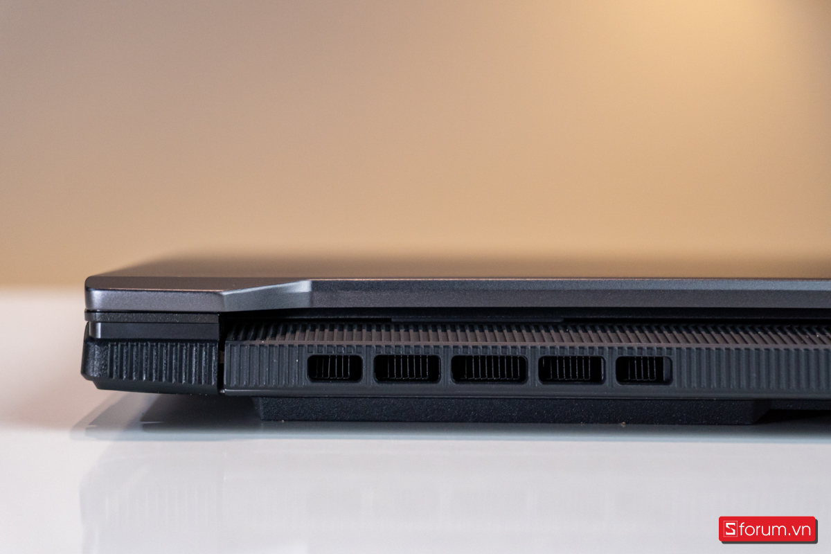 Trên tay Gigabyte AERO X16