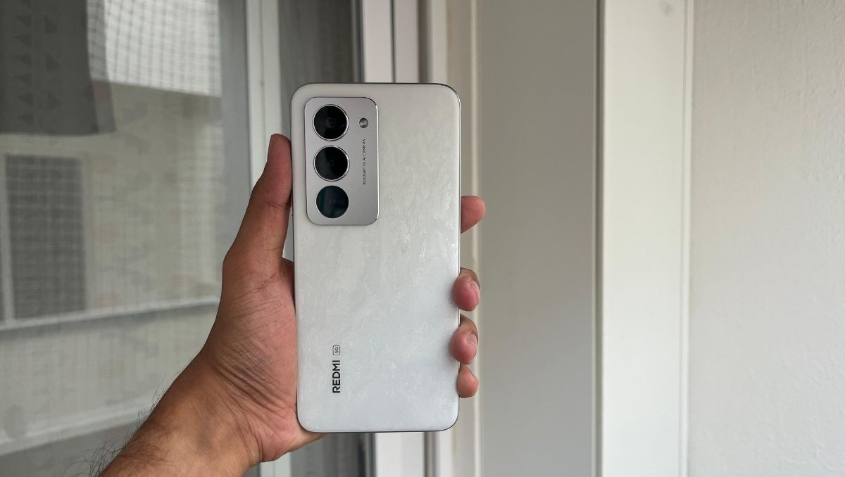 So sánh Xiaomi Redmi 15 5G vs TECNO CAMON 40 Pro về camera