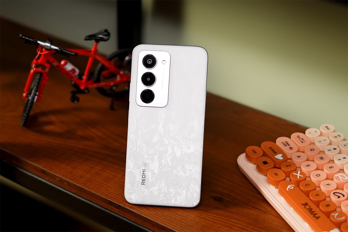 So sánh Xiaomi Redmi 15 5G vs Nubia Neo 3 GT về thiết kế