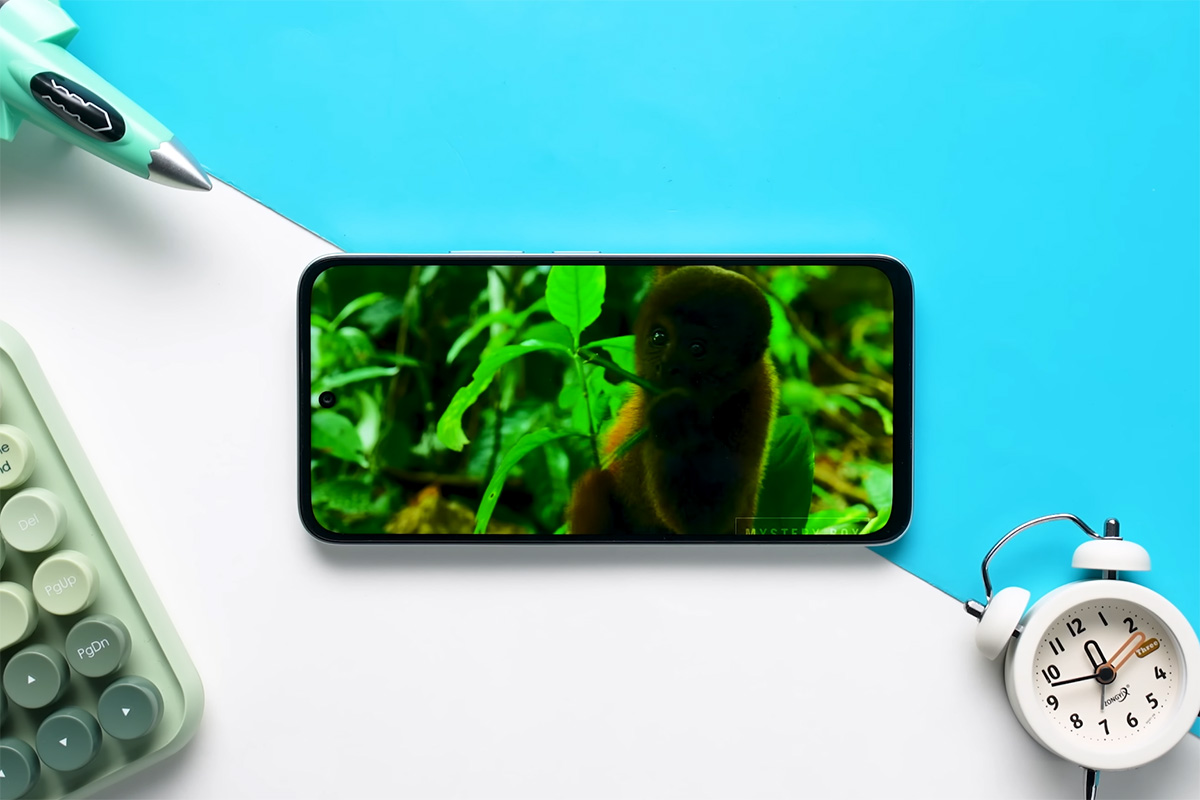 So sánh Xiaomi Redmi 15 5G vs Nubia Neo 3 GT về màn hình