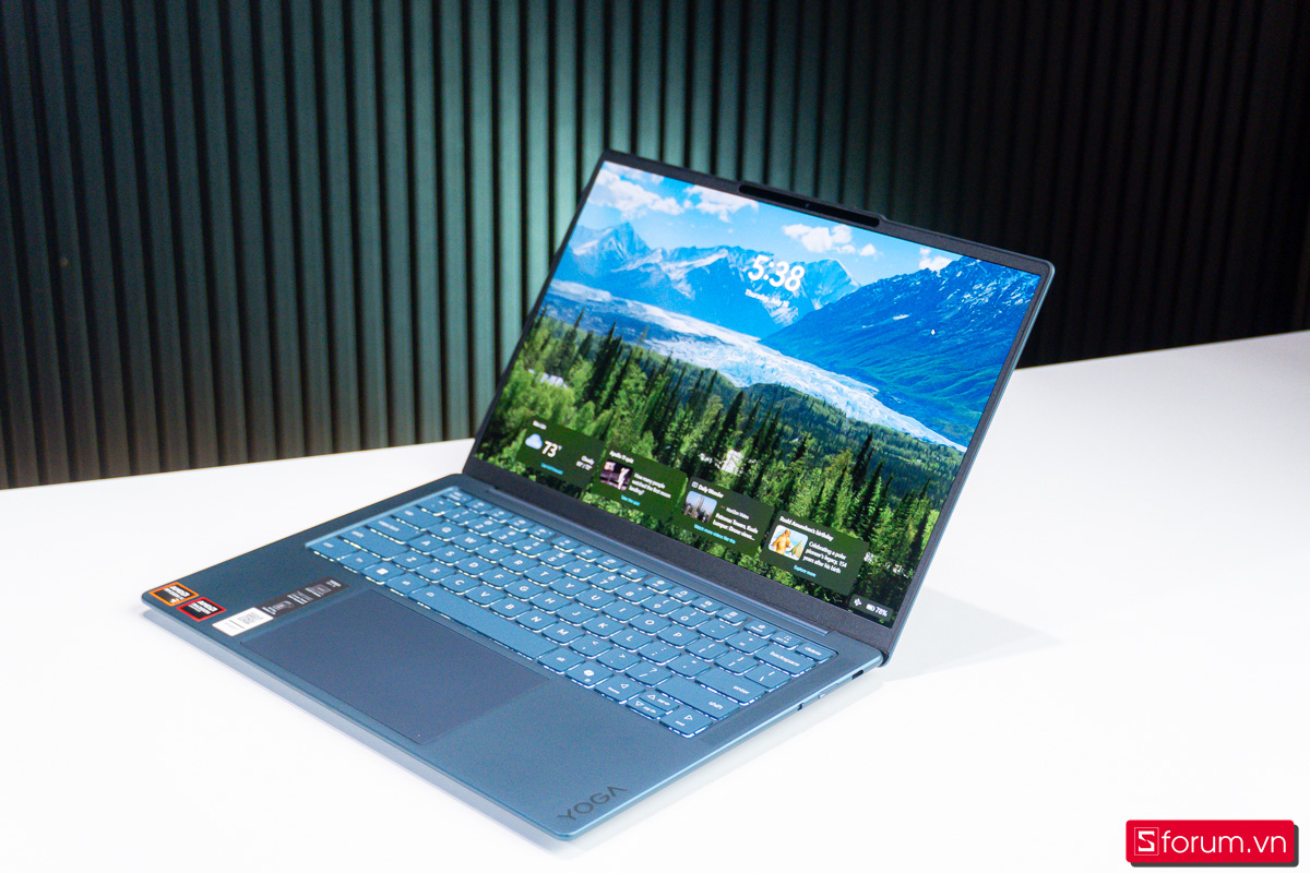 Trên tay Lenovo Yoga Slim 7 14AGP11 - màn hình