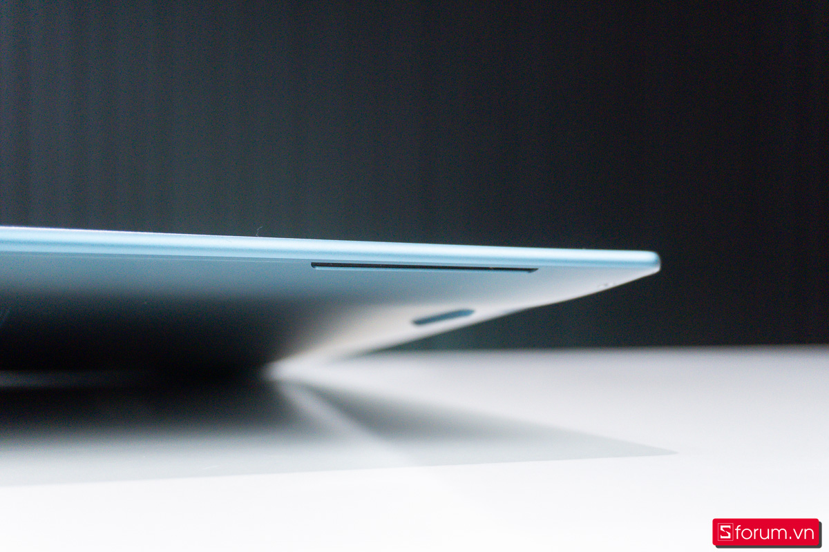 Trên tay Lenovo Yoga Slim 7 14AGP11 - loa