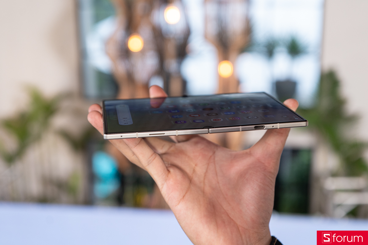 Tính năng Samsung Galaxy Z Fold8 - màn hình không nếp gấp