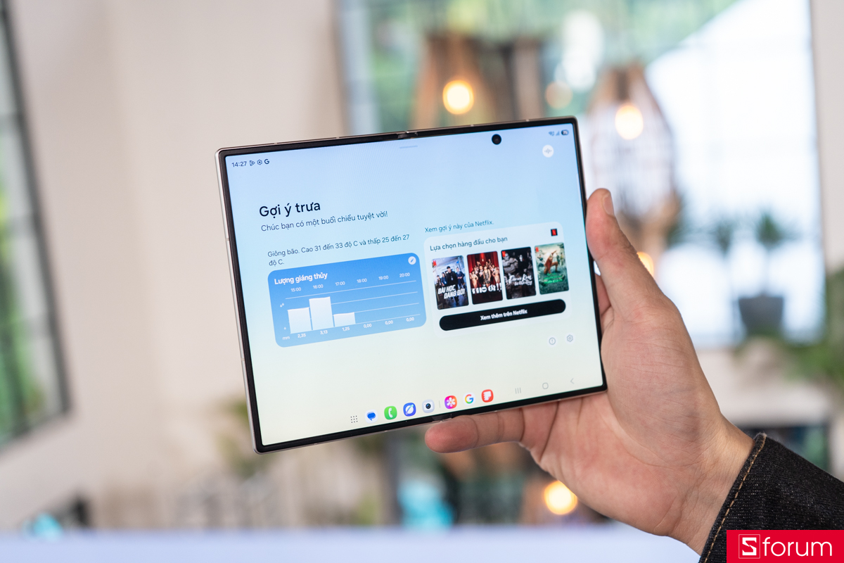 Trên tay Samsung Galaxy Z Fold8 với màn hình tỷ lệ mới