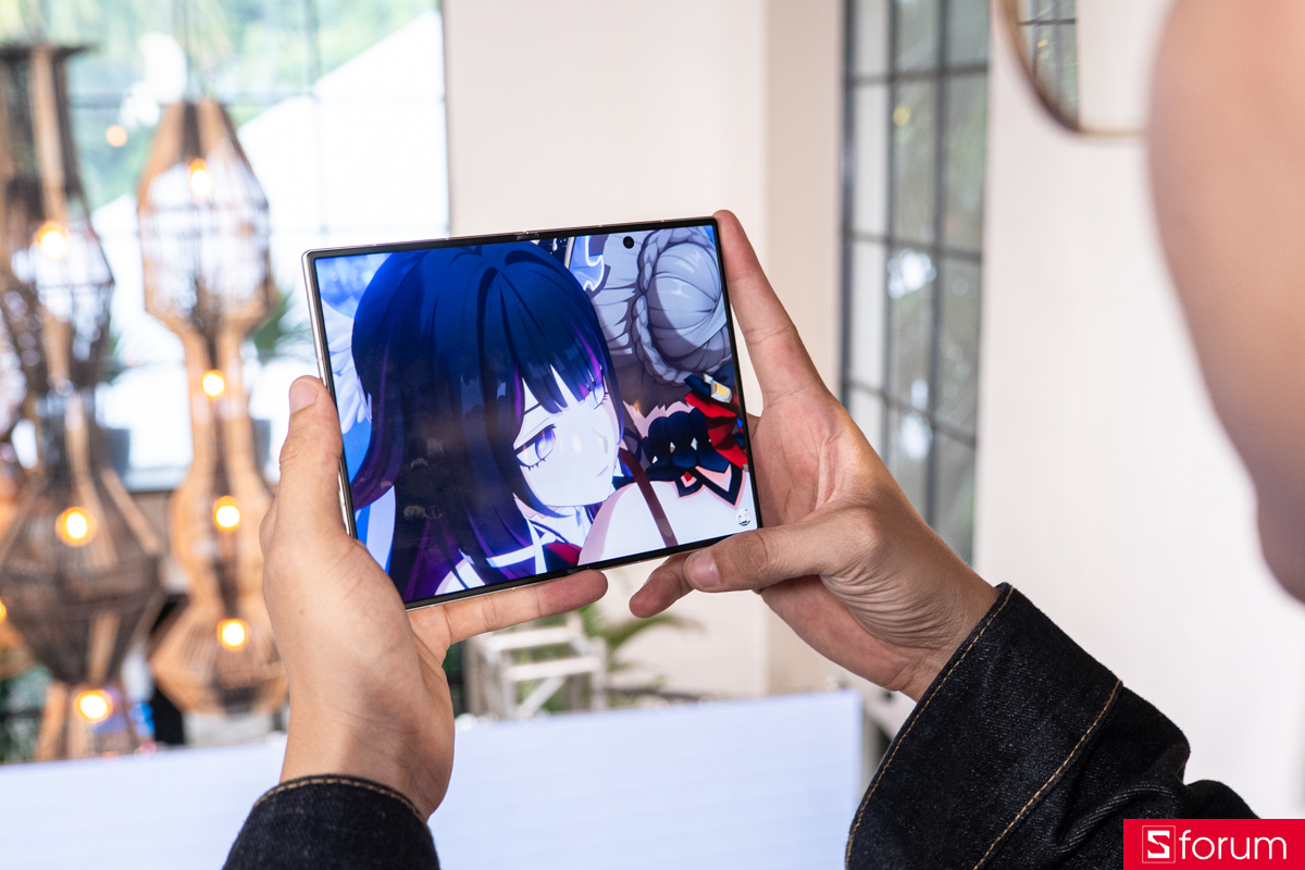 Trên tay Samsung Galaxy Z Fold8 với hiệu năng mạnh mẽ