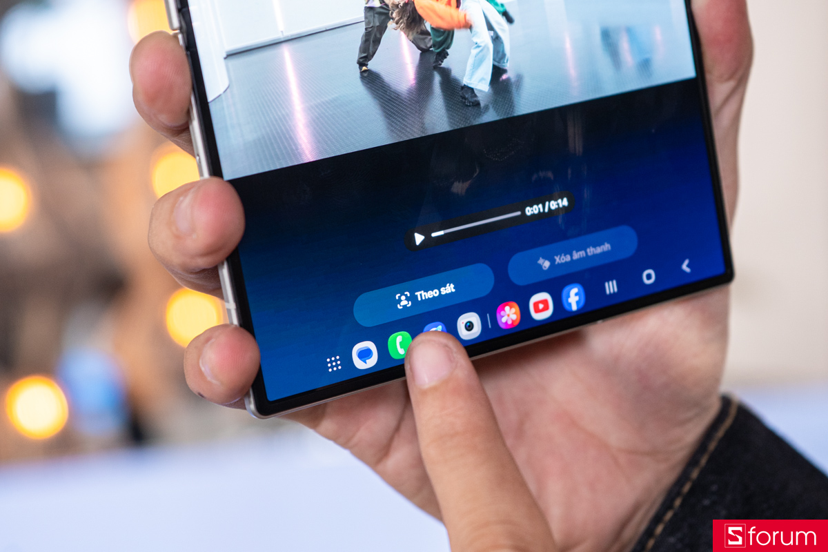 Trên tay Samsung Galaxy Z Fold8 với nhiều tính năng AI