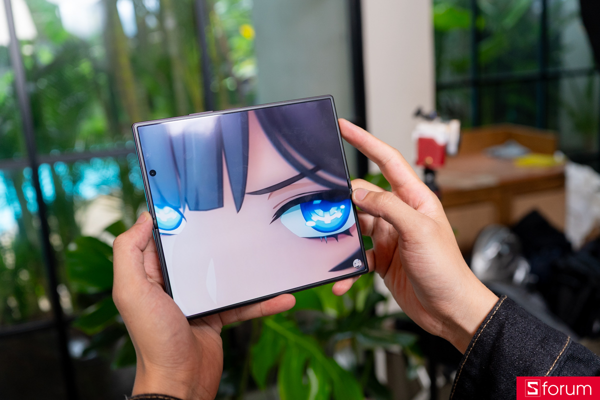 So sánh Samsung Galaxy Z Fold7 và Z Fold8 Ultra về màn hình
