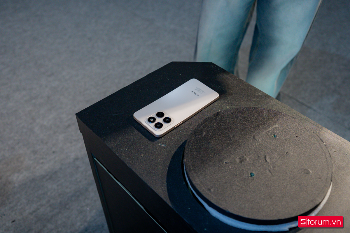 Điện thoại có độ bền ấn tượng