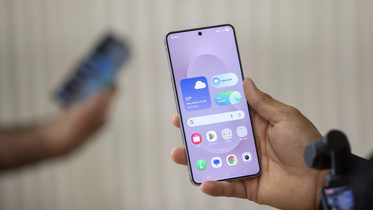 Bạn nên cẩn thận khi được người lạ gửi ảnh trên Whatapp