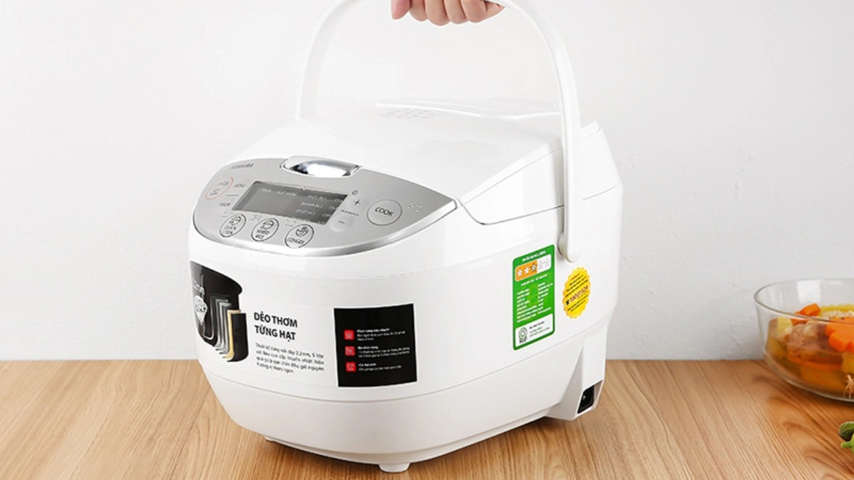 Nồi cơm điện tử Toshiba RC-18DH2PV(W) có kiểu dáng trẻ trung, bắt mắt