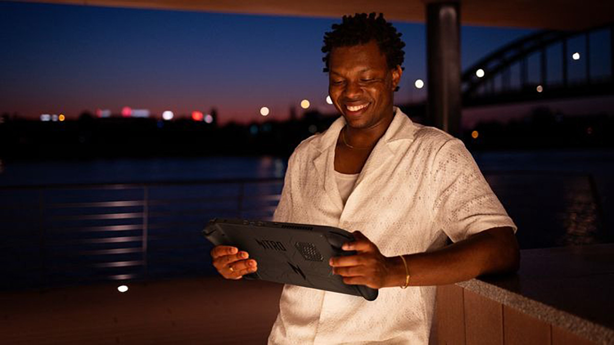 Acer Nitro Blaze 11 có kích thước siêu lớn