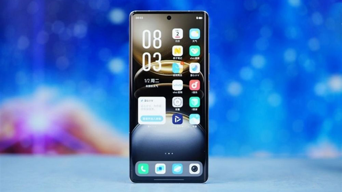 Màn hình vivo X100 Ultra có màn hình cong tràn cạnh bắt mắt