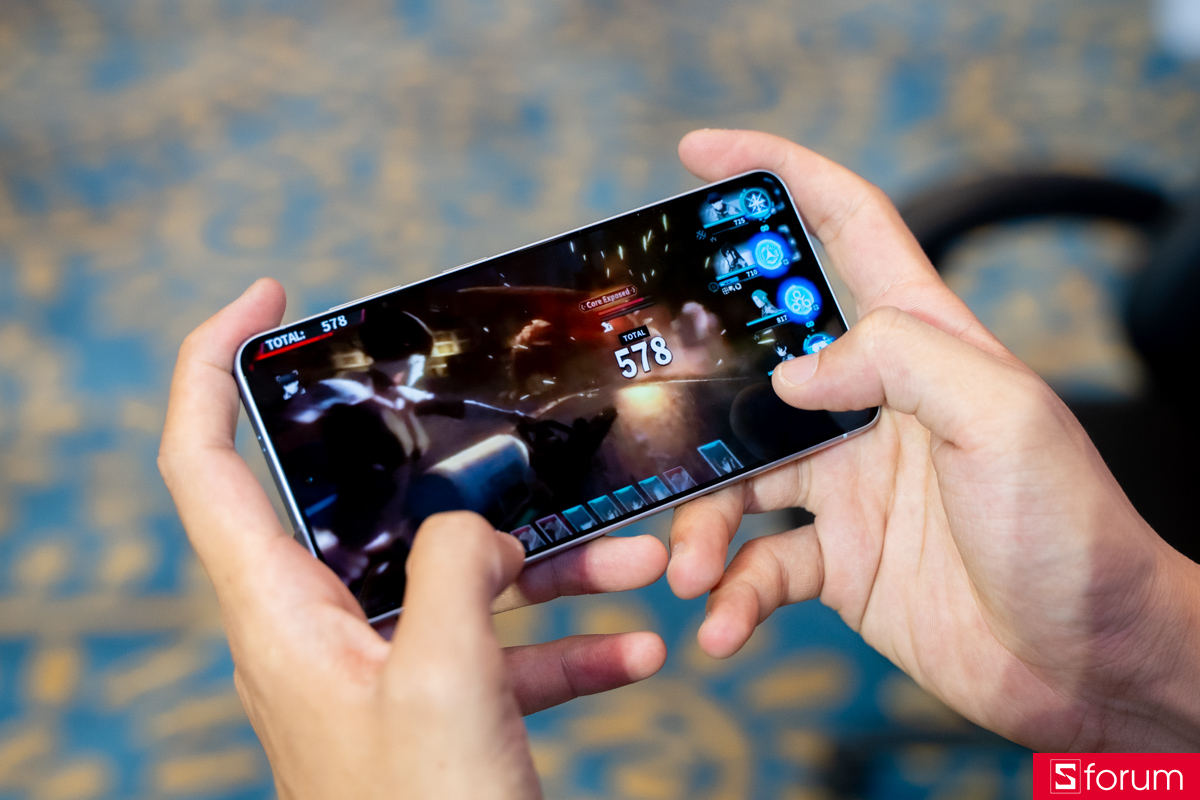 Các điện thoại Galaxy S mới có hiệu suất mạnh mẽ