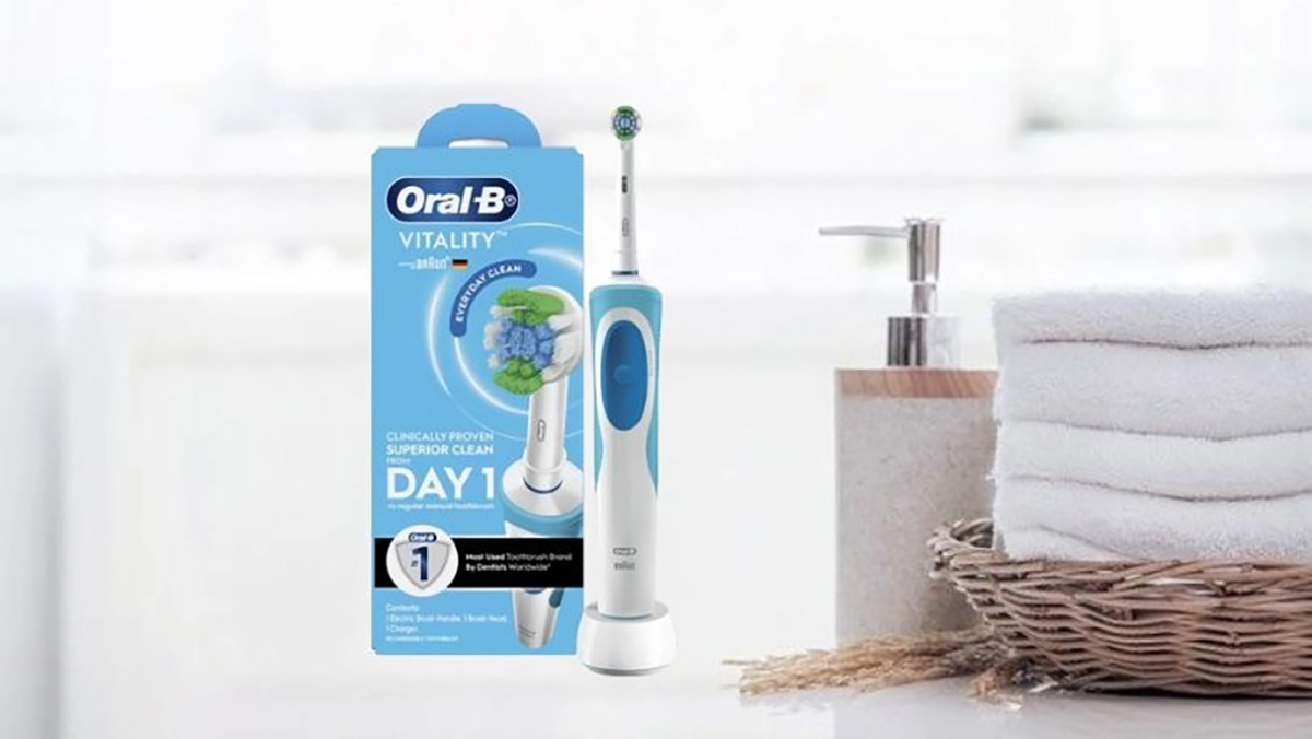 Bàn chải điện Oral-B Vitality Everyday Clean D12.513