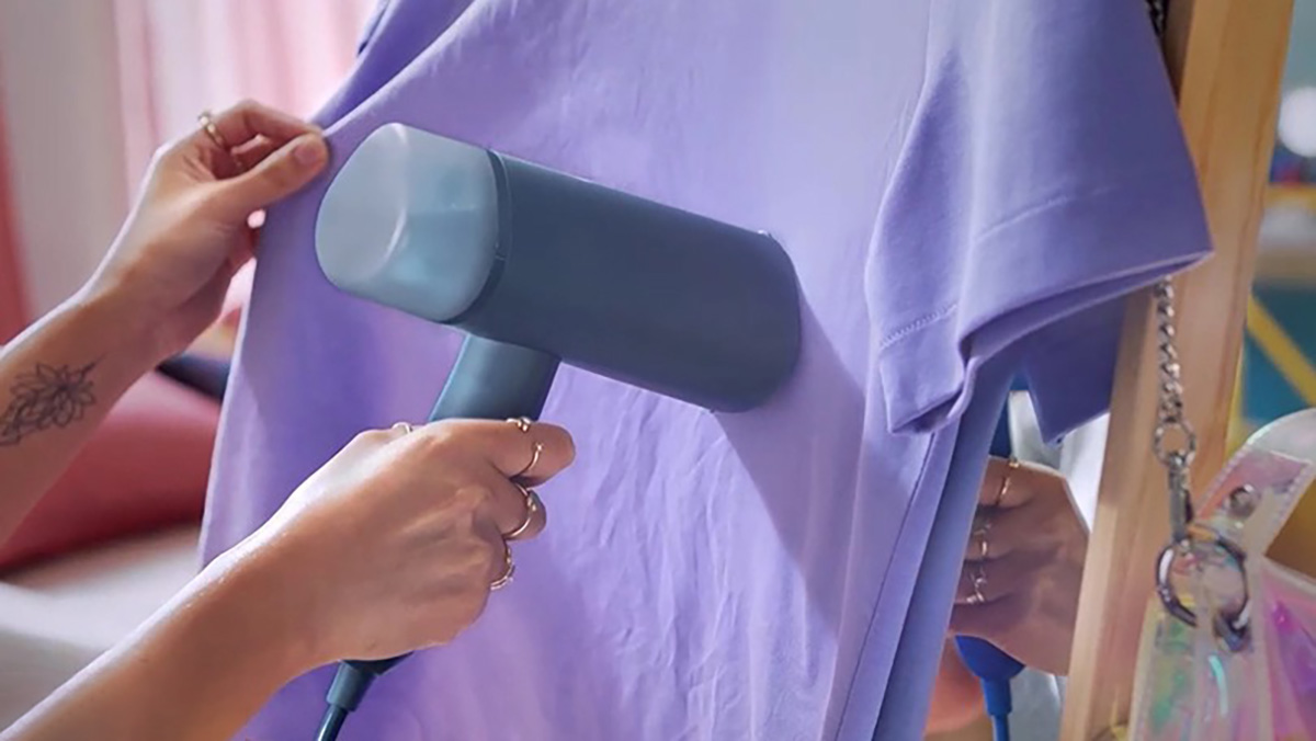 Philips STH3000/20 1000W sở hữu thiết kế hiện đại, hiệu suất làm việc tuyệt vời