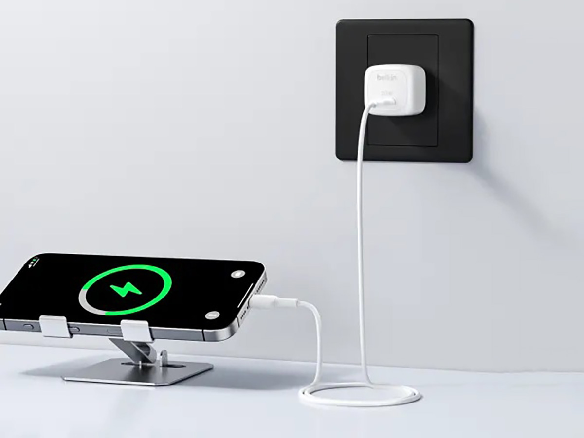 Củ sạc Belkin 20W có thiết kế nhỏ gọn, dễ mang theo