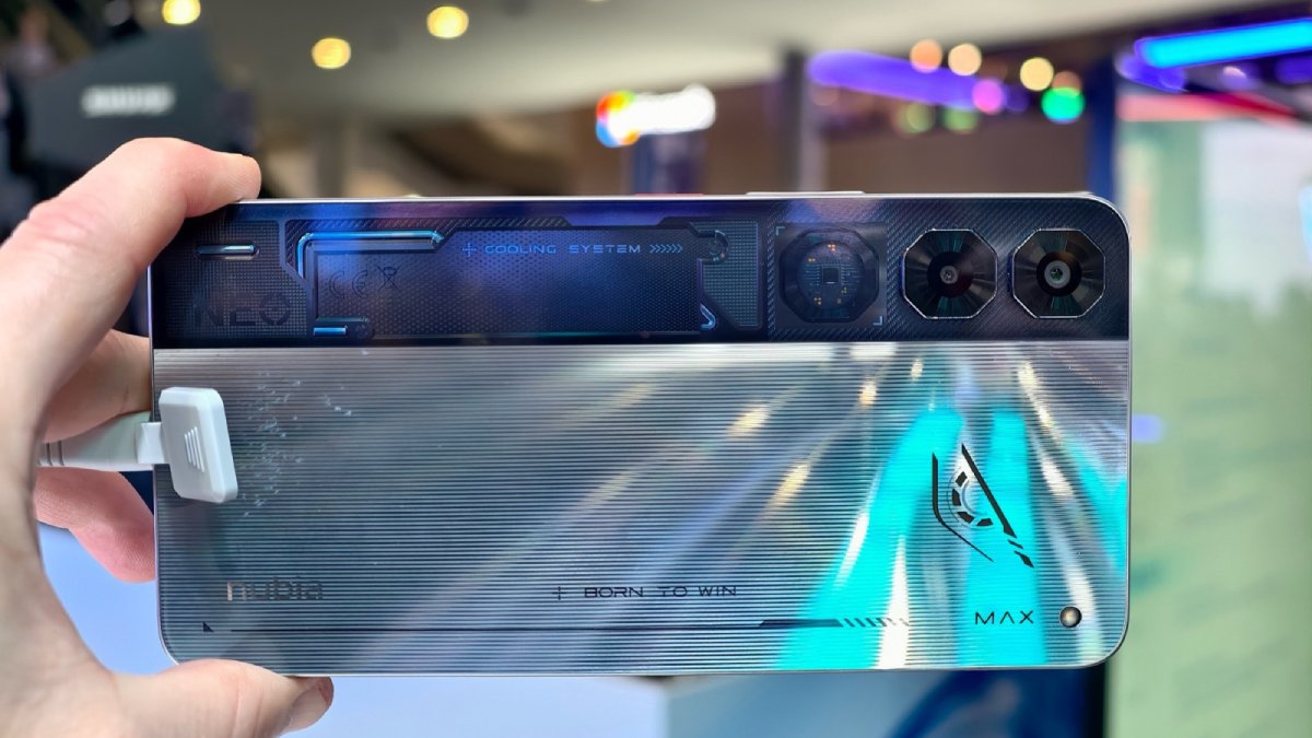 CellphoneS mở bán nubia Neo 5 Max: Giá từ 9.29 triệu đồng, quà tặng ngập tràn!