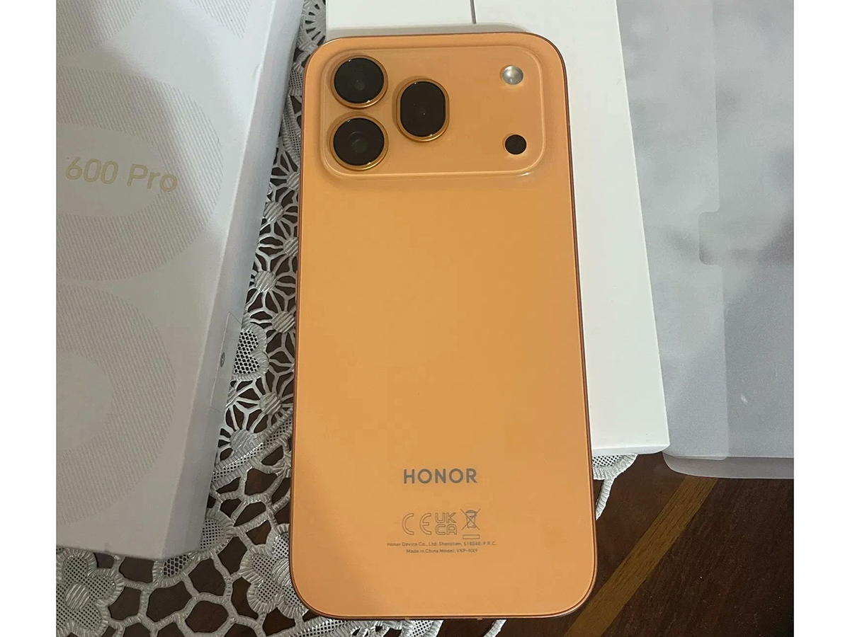 Thiết kế mặt sau của HONOR 600 Pro gây ấn tượng với cụm camera khá lớn