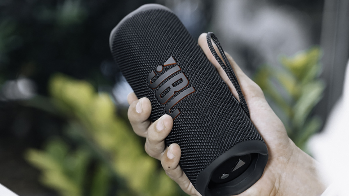 5 mẫu loa di động nhỏ gọn, công suất mạnh đáng mua, giá chỉ từ 990k để quẩy dịp lễ này