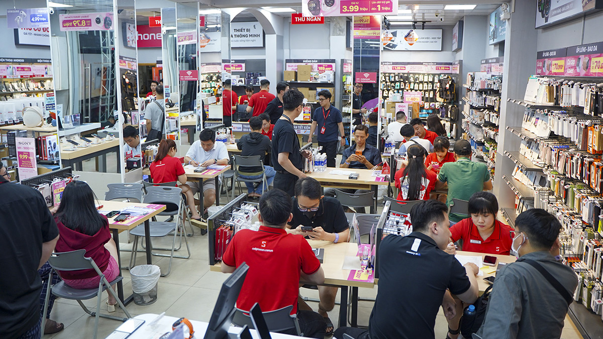 CellphoneS nhộn nhịp trả hàng Galaxy S26 Series, không khí mở bán cực “nóng”