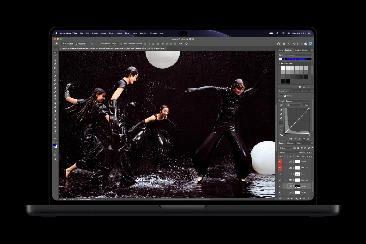 Apple ra mắt các mẫu MacBook Pro đầu tiên dùng màn hình OLED