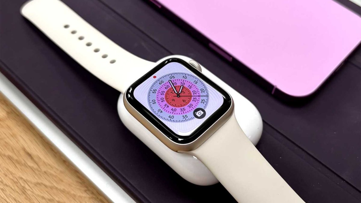So sánh Huawei Watch GT 7 Pro vs Apple Watch SE 3 về chất lượng hiển thị