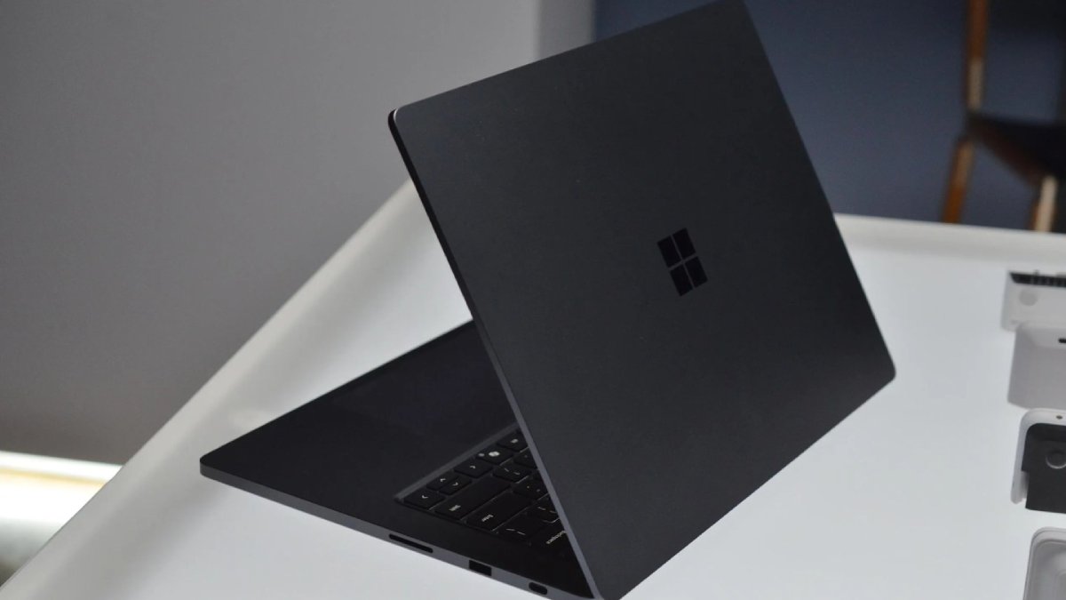 Microsoft Surface Laptop Ultra ra mắt: Cấu hình siêu khủng cho tác vụ AI, giá từ 67.54 triệu đồng
