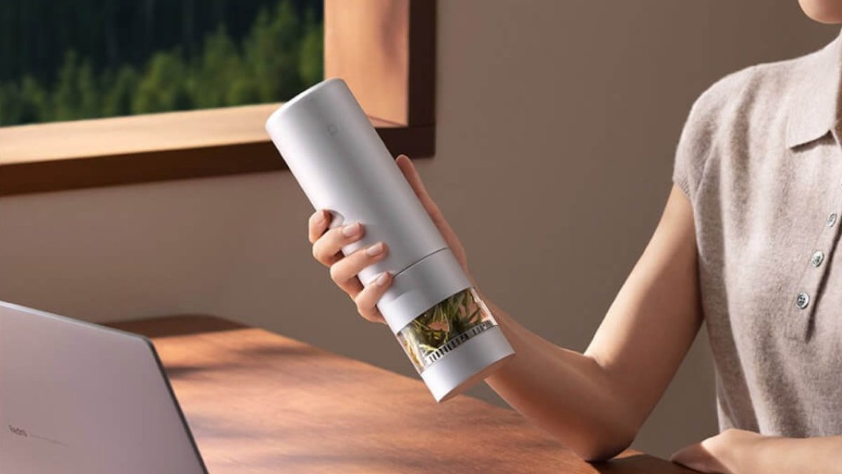 Xiaomi ra mắt bình giữ nhiệt titan thông minh, lật ngược là có thể pha trà, giá 771 ngàn đồng