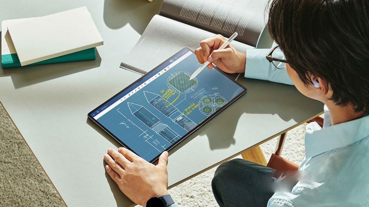 Rò rỉ Galaxy Tab S12 Series: Notch tai thỏ huyền thoại trở lại, cấu hình "out trình" với chip lạ?
