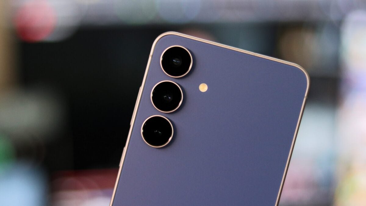Galaxy S26 FE lộ cấu hình camera: Vẫn là cụm 50MP quen thuộc, chờ AI "gánh" chất lượng ảnh