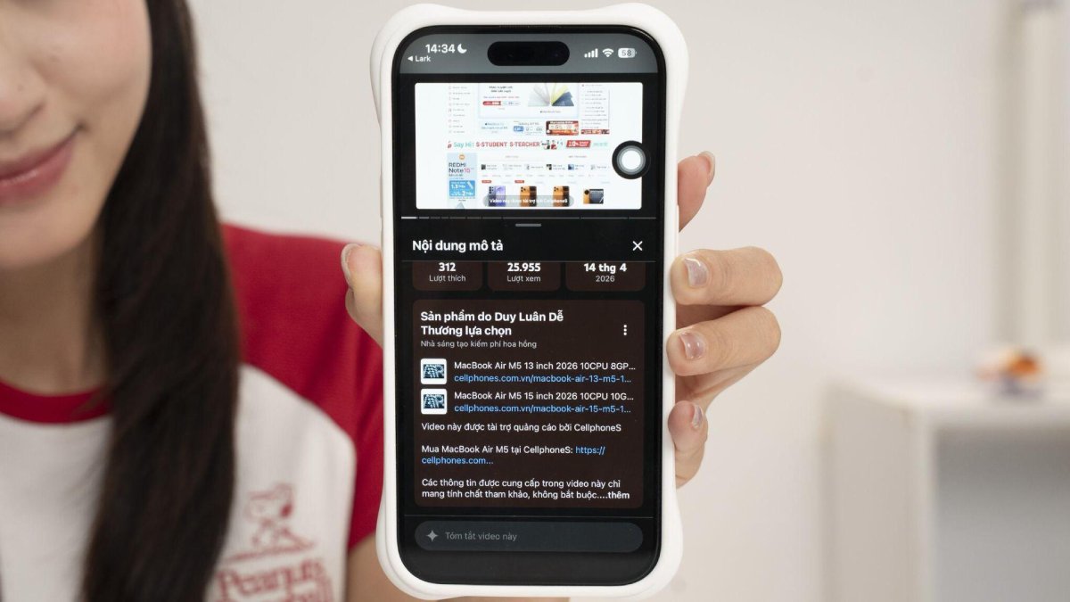 Người xem có thể mua sắm sản phẩm CellphoneS chính hãng ngay trên kênh YouTube của chủ kênh nhà sáng tạo nội dung