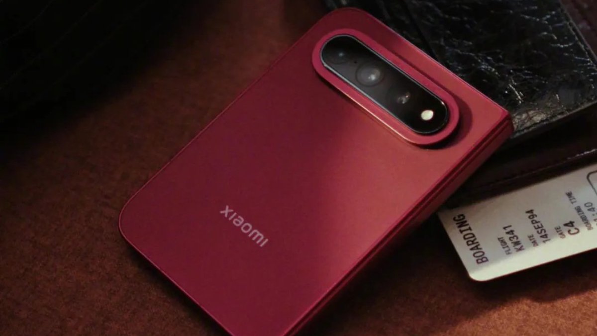 Xiaomi 18 Fold lộ diện: Tỷ lệ màn hình "độc lạ" như trang sách