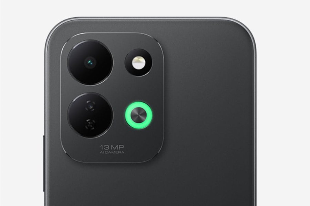 Cận cảnh cụm camera sau của Redmi M100