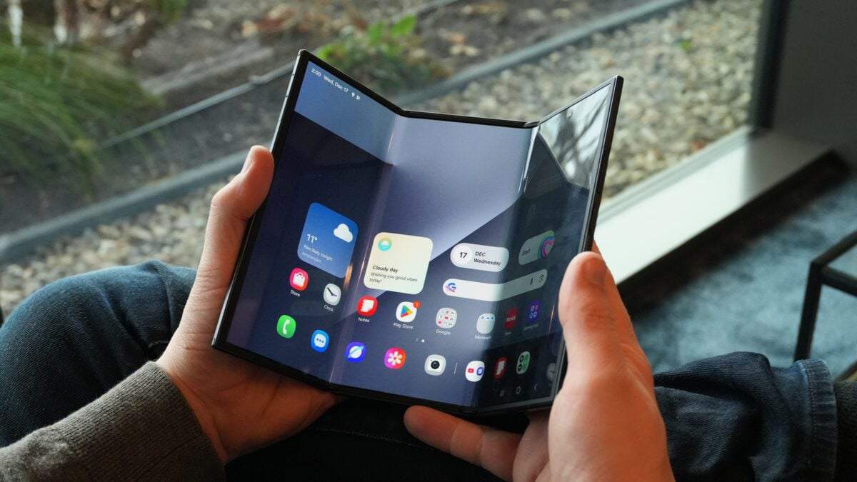 Samsung có thể tạo cú sốc năm 2027 với Galaxy Z TriFold mới Samsung có thể tạo cú sốc năm 2027 với Galaxy Z TriFold mới