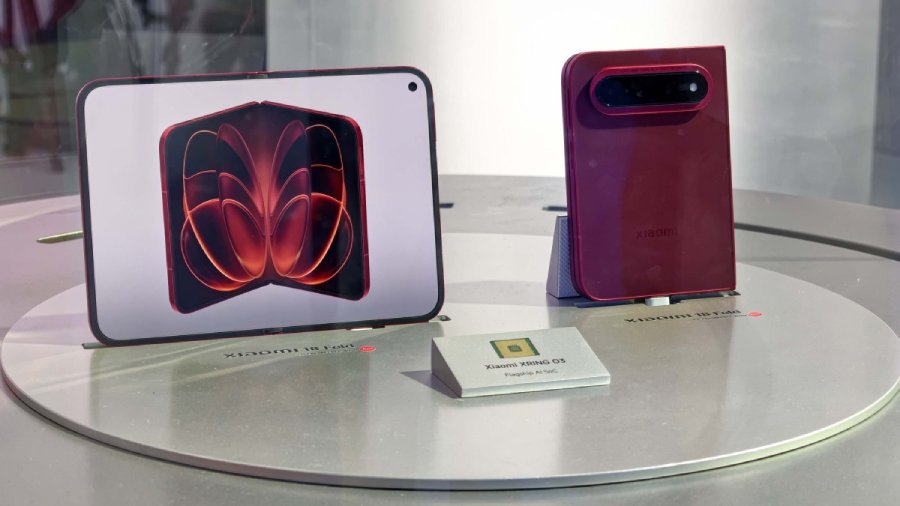 IFA 2026: Xiaomi bất ngờ trưng bày Xiaomi 18 Fold với sắc đỏ cực cháy, thiết kế độc lạ
