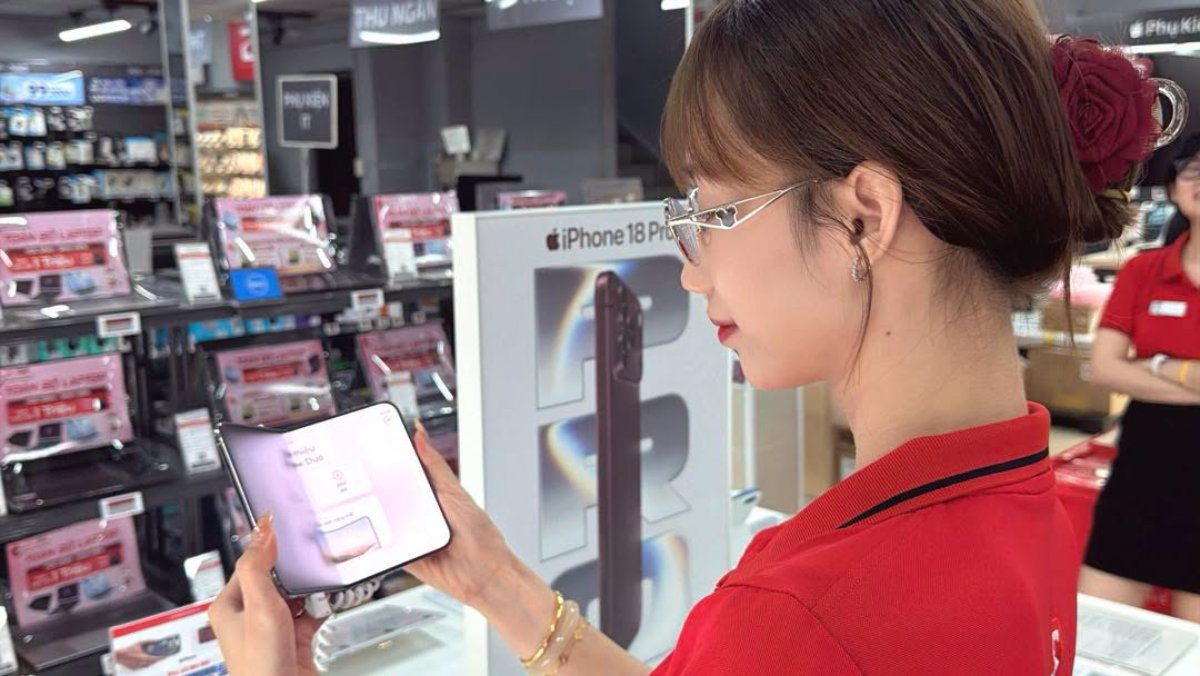 iPhone Duo có mặt tại CellphoneS
