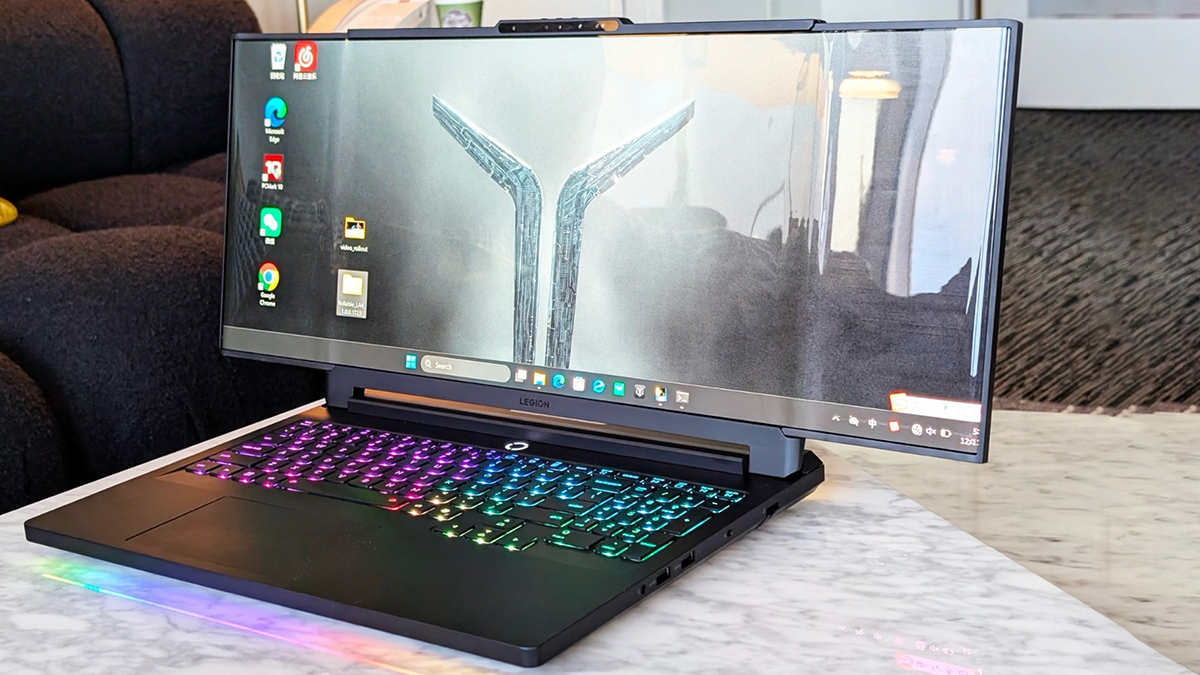CES 2026: Lenovo Legion Pro Rollable ra mắt: Laptop gaming có màn hình cuộn 24 inch độc đáo