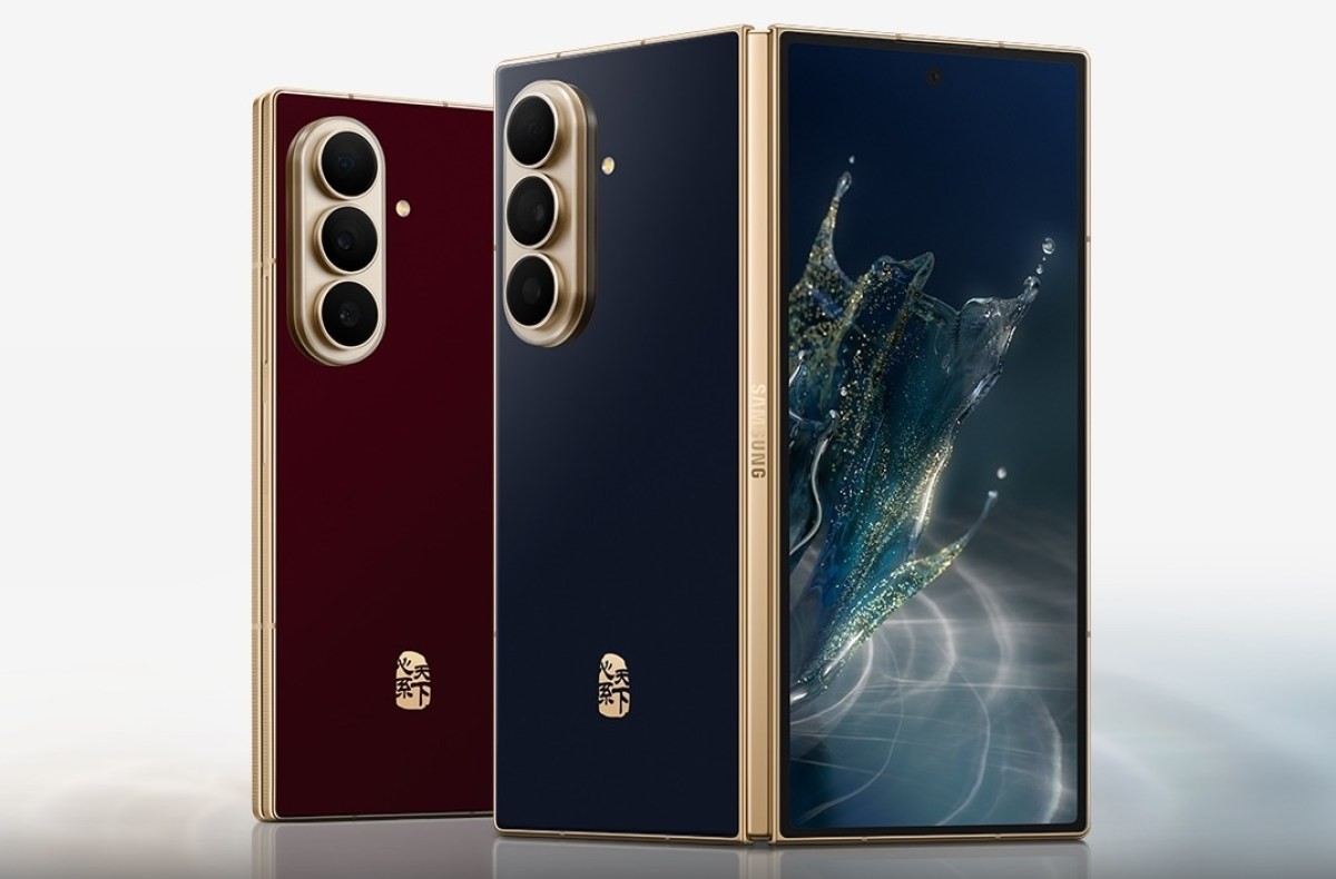 Samsung W27 thiết kế mạ vàng nổi bật
