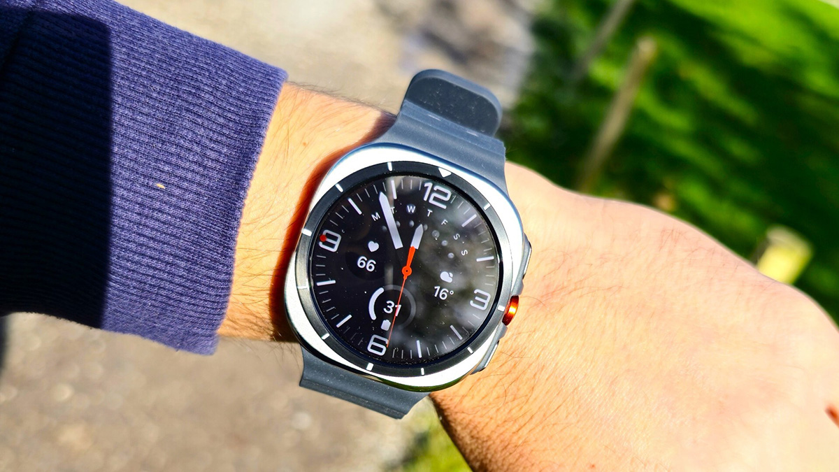 Galaxy Watch Ultra 2 lộ thiết kế mới, nhìn “cổ điển” hơn nhưng vẫn rất hầm hố Galaxy Watch Ultra 2 lộ thiết kế mới, nhìn “cổ điển” hơn nhưng vẫn rất hầm hố