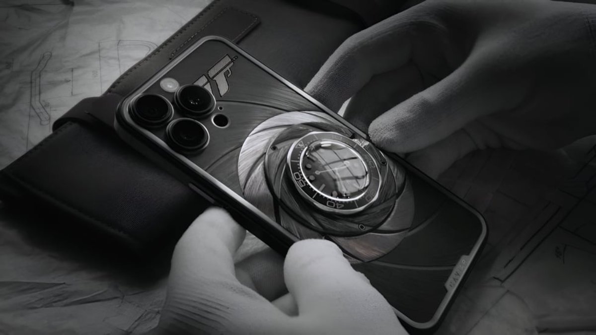 Caviar ra mắt mẫu iPhone bản giới hạn có đồng hồ Omega Seamaster ở mặt lưng, giá 1.28 tỷ đồng