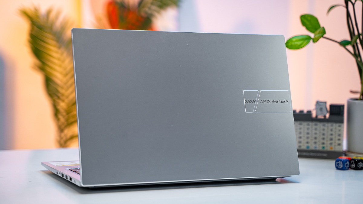 Sinh viên Kinh tế chỉ có 13 triệu nên mua laptop nào? TOP 4 lựa chọn “ngon-bổ-rẻ” 2025