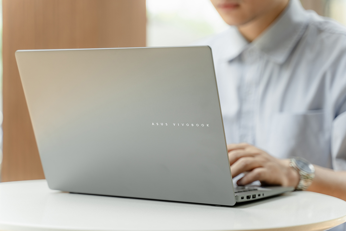 Laptop có pin ấn tượng
