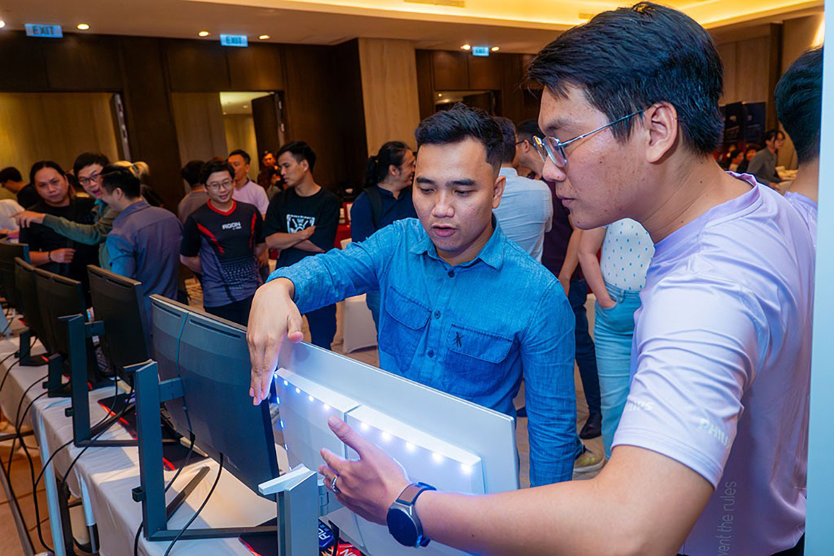 Các màn hình mới của Philips phù hợp với cả dân văn phòng lẫn gaming