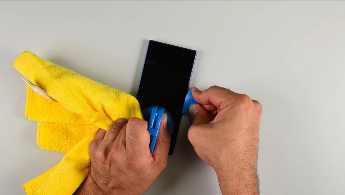 Galaxy Z Fold7 khá khó để sửa chữa
