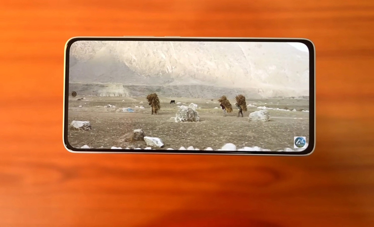 Xiaomi Redmi 15 gây ấn tượng với màn hình lớn, hỗ trợ tần số quét 144Hz mượt mà